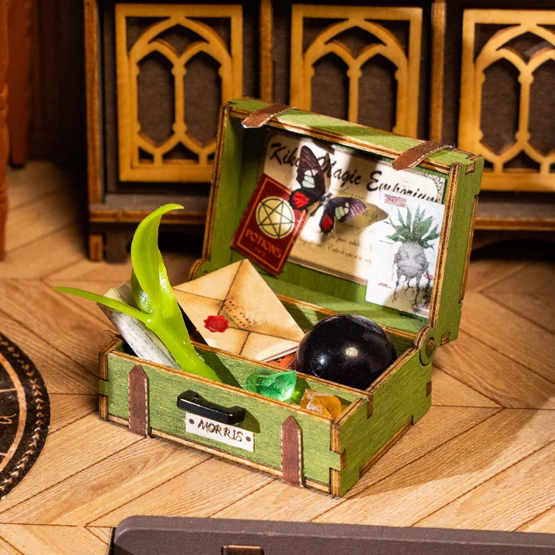 DIY Miniatura Magic Study | Danva Creations