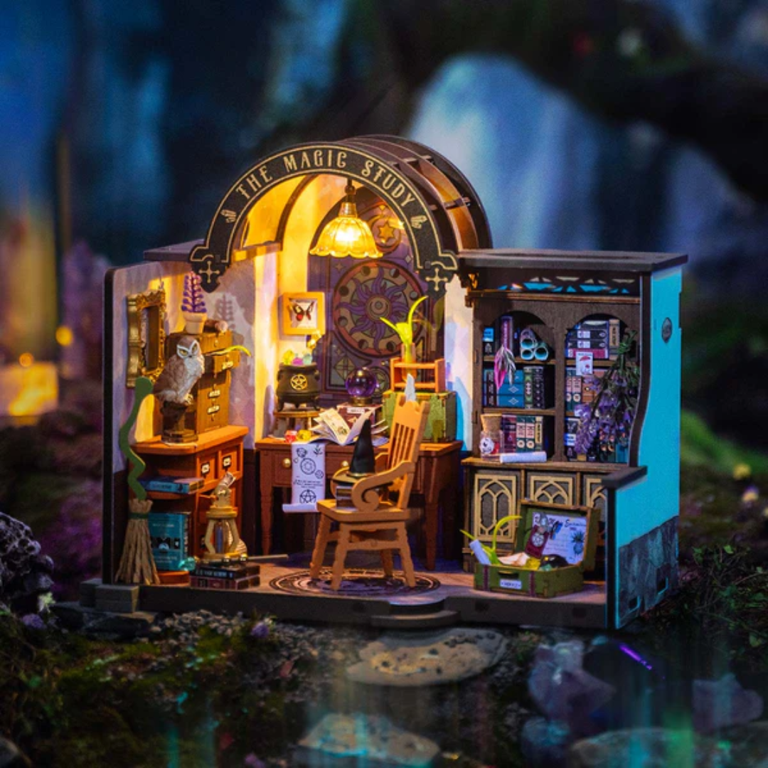 DIY Miniatura Magic Study | Danva Creations