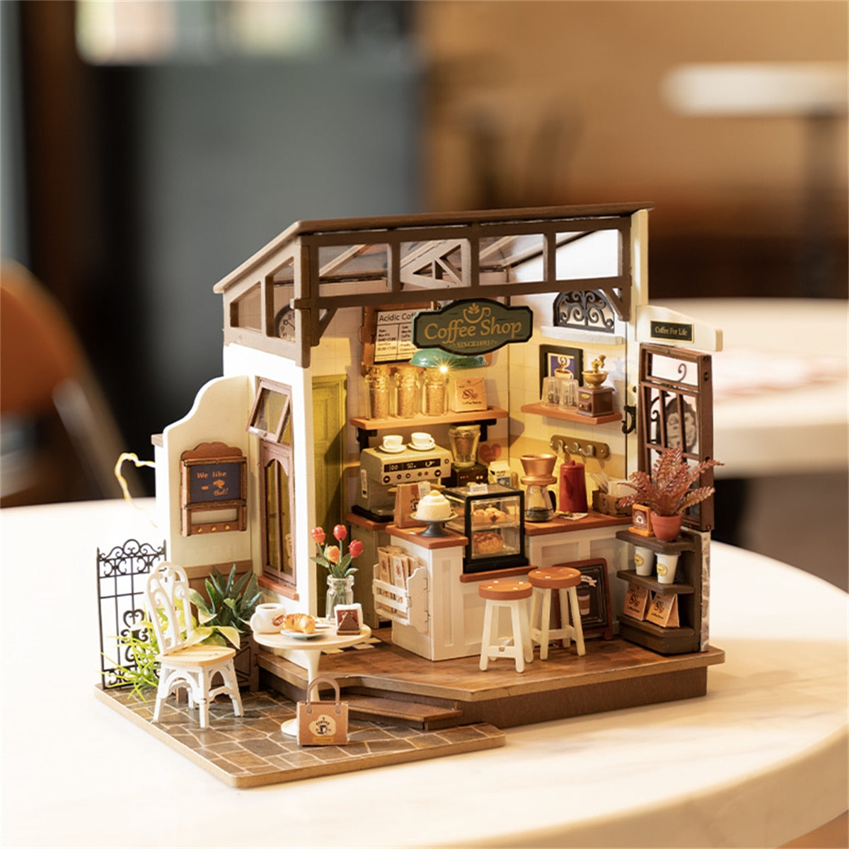 DIY Miniatura Coffee Shop | Danva Creations