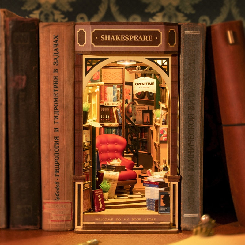 DIY Book nook Livraria Shakespeare | Danva Creations