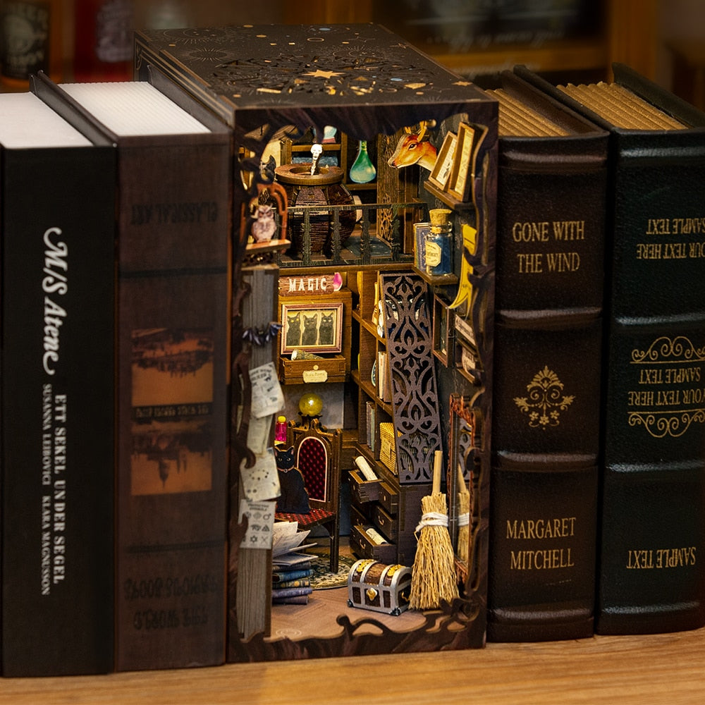 DIY Book nook - Magic Pharmacist | Danva Creations