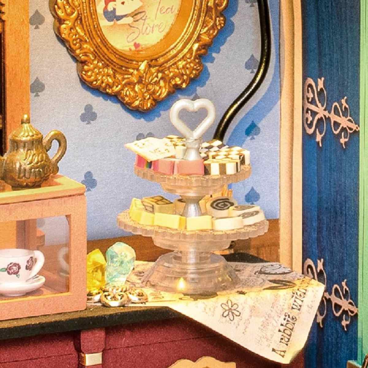 DIY Miniatura Alice Tea Store | Danva Creations