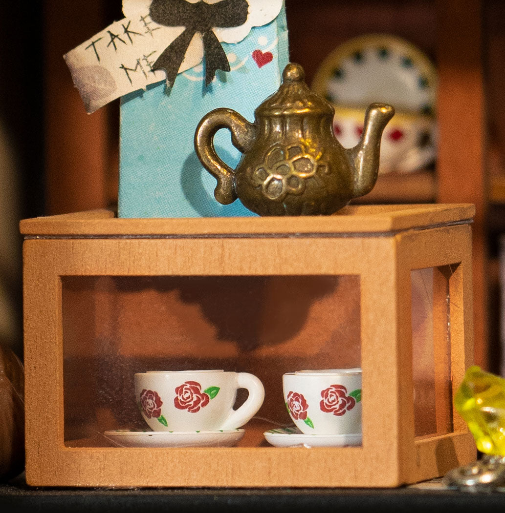 DIY Miniatura Alice Tea Store | Danva Creations